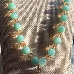 Beautiful blue green beaded vintage necklace with stone pendant